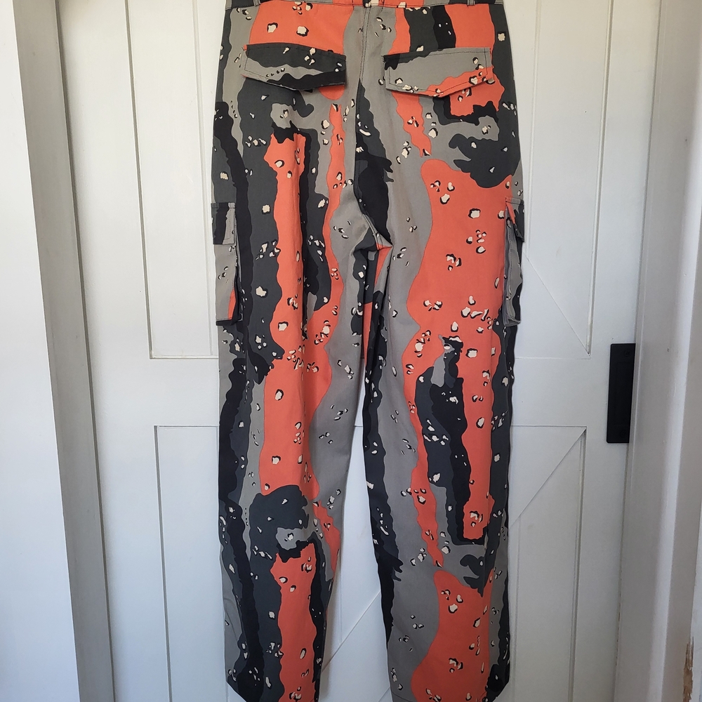 Size 8 Cargo Pants, Wide Leg, High Waist, Super Baggy, Orange and Black Camo - Picture 5 of 12